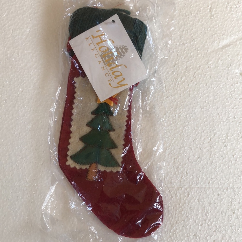 FOUR CHRISTMAS STOCKINGS - Picture 7 of 8